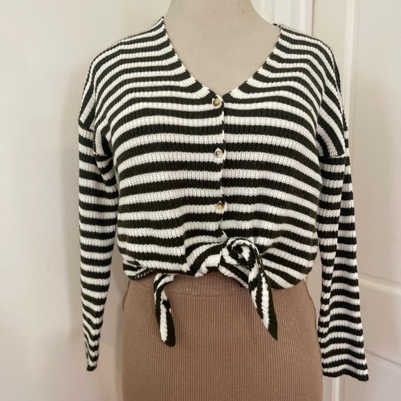 White and Green Wafle Knit Striped Tie Front Sweater Top - Picture 4 of 9